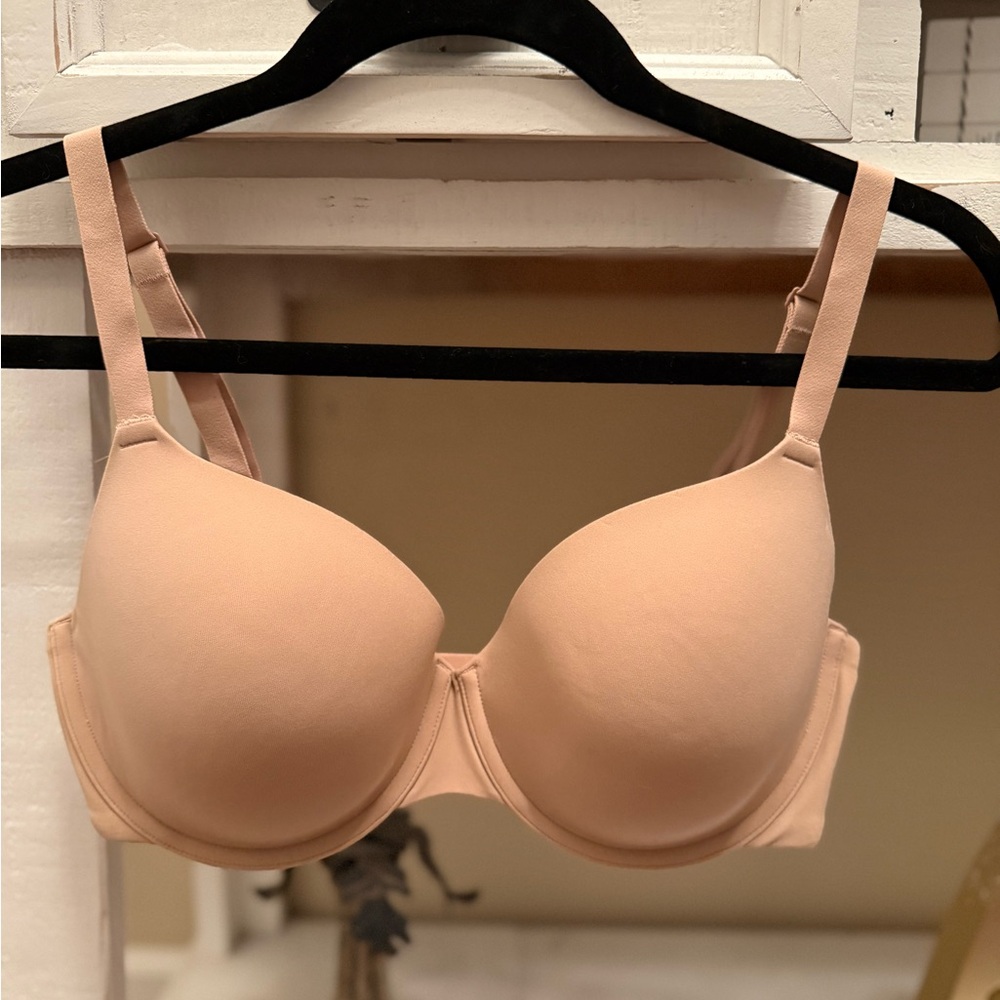 SKIMS Fits Everybody T-Shirt Bra NWOT